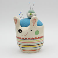 Sidekick Pincushion- Upright with Friend Pin