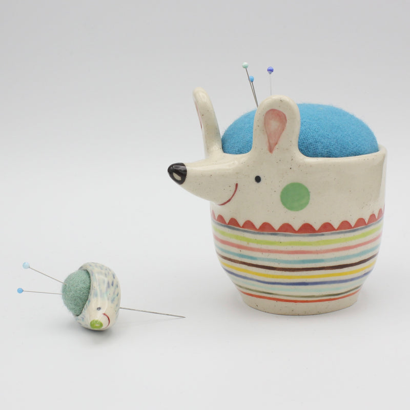 Sidekick Pincushion- Upright with Friend Pin