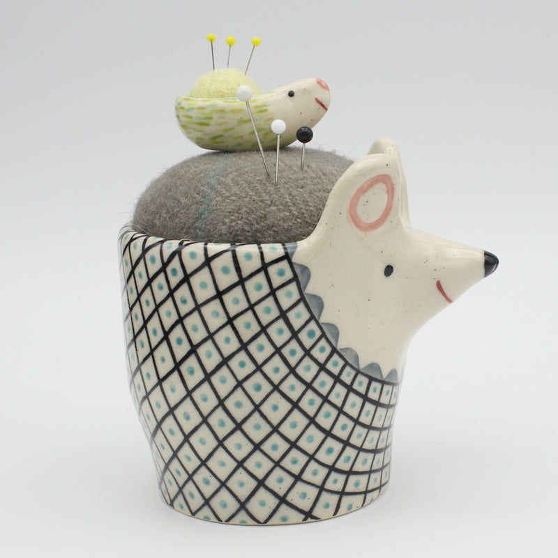 Sidekick Pincushion- Upright with Friend Pin