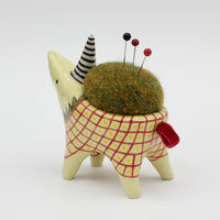Sidekick Pincushion in Yellow Clay